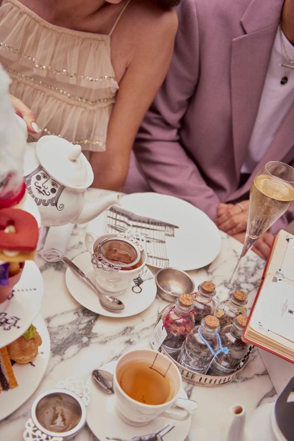 Sanderson London Ngoại thất bức ảnh Hot chocolate at the Café de Paris