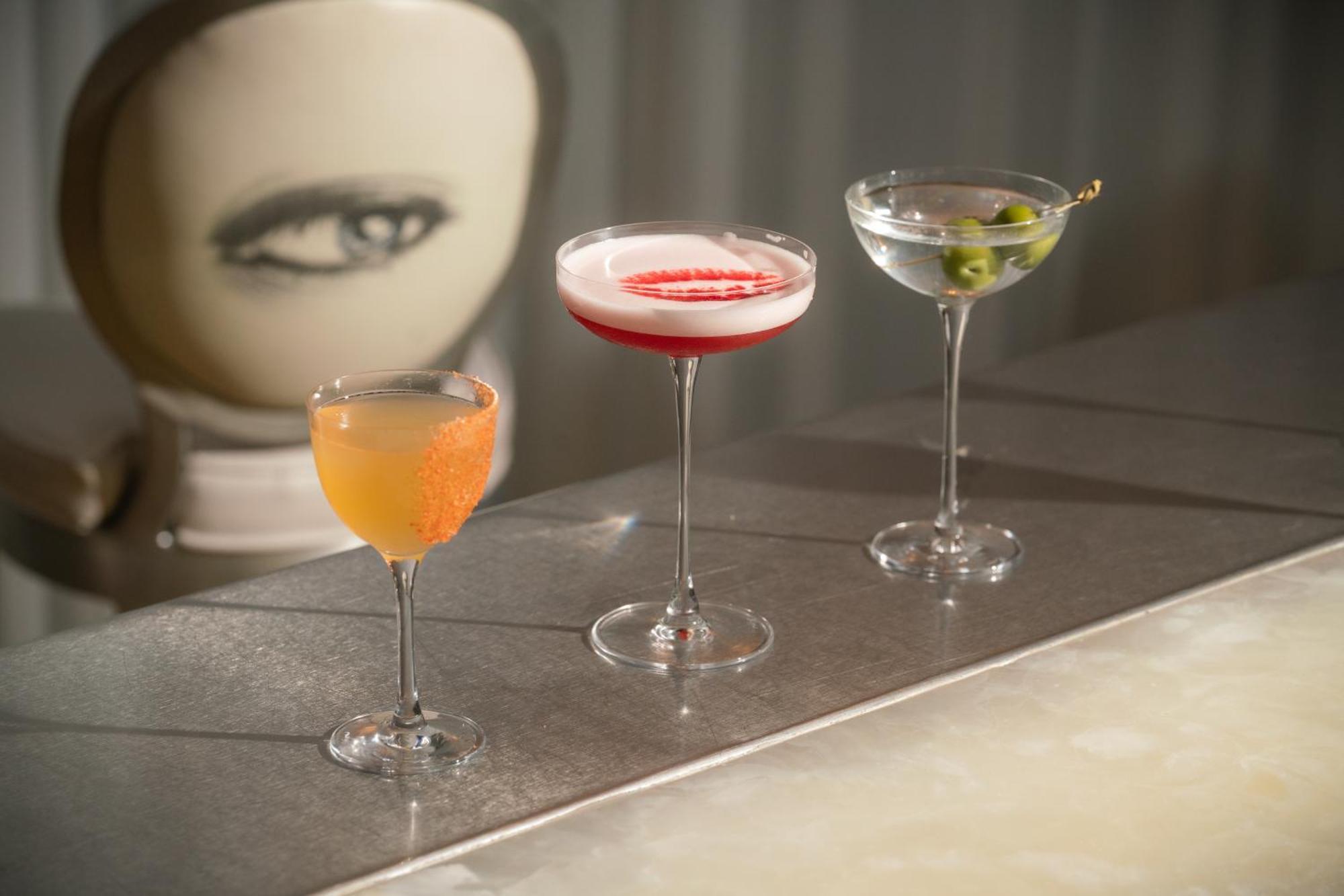 Sanderson London Ngoại thất bức ảnh Cocktails at the bar