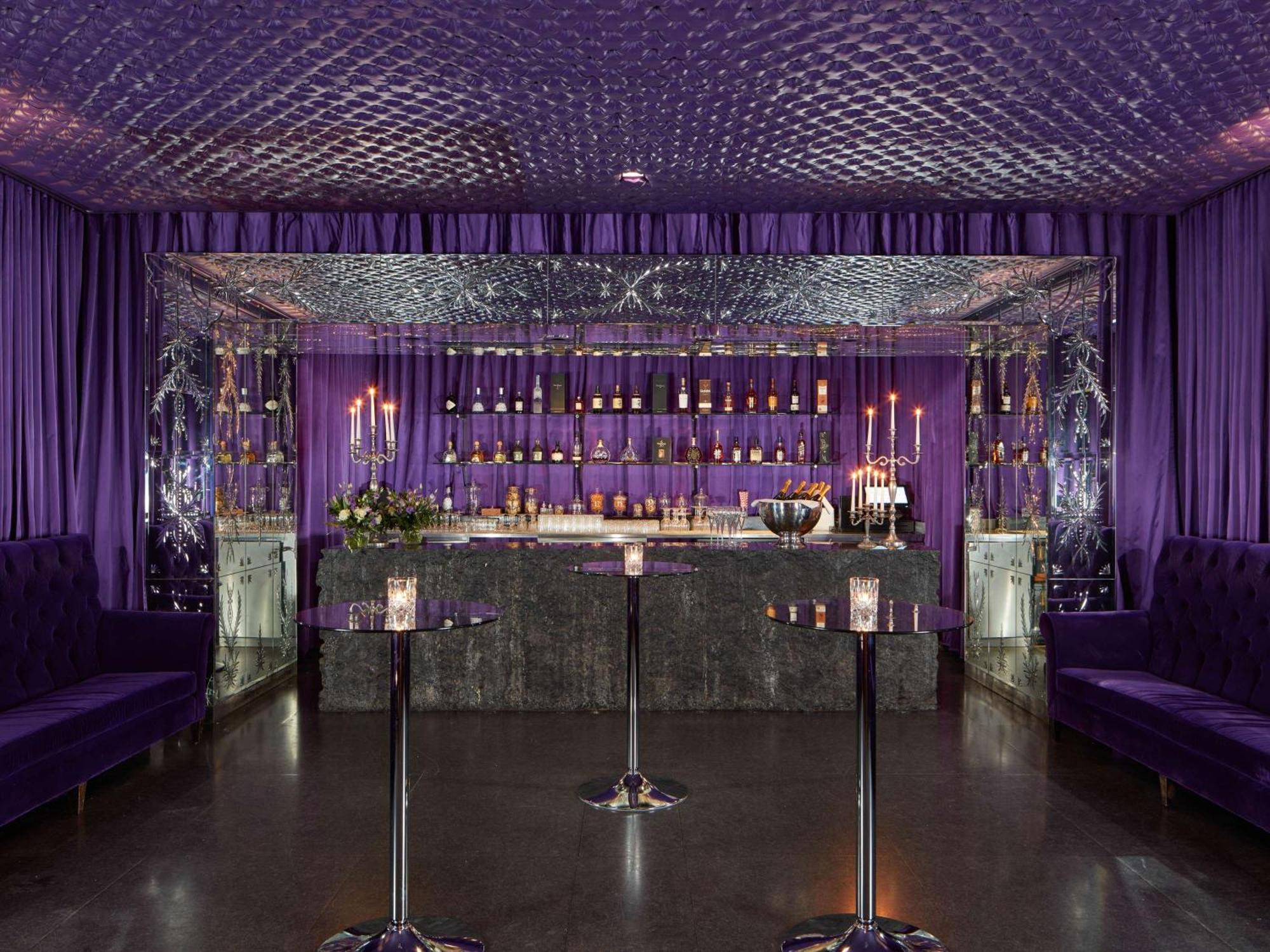 Sanderson London Ngoại thất bức ảnh The bar at the nightclub